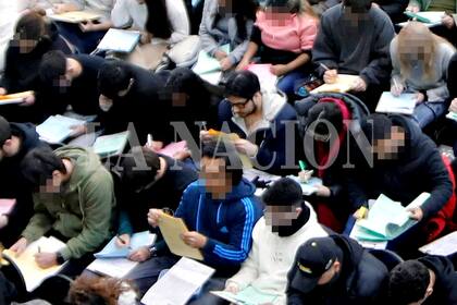 El médico que habría grabado el examen con anteojos inteligentes el 1° de julio (foto) concurrió hoy a la nueva convocatoria