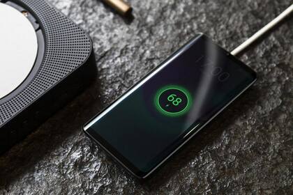 El Meizu Zero es un teléfono sin botones físicos ni conectores, con carga inalámbrica y apto para el sistema eSIM