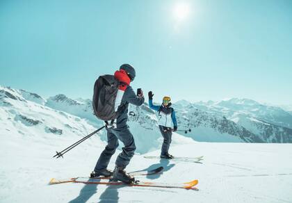El mejor de los planes: esquiar en el invierno europeo o canadiense.