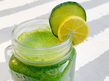 El mejor jugo para limpiar el hígado y eliminar el mal aliento: así se prepara
