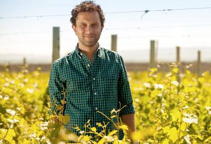 El mendocino Juan Pablo Murgia, distinguido como el mejor enólogo argentino del año según una revista especializada, está a cargo de la ejecución de los vinos más australes del mundo.