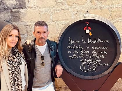 El mensaje que dejó Banderas para la bodega (Foto: @antoniobanderas)