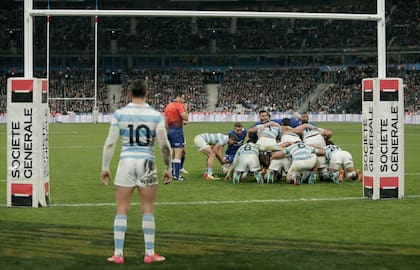 El menú de nuevas reglas, pensado para atraer más consumidores del rugby, incluye varias modificaciones posibles; además del scrum y el line, pueden variar la cantidad de jugadores, el tamaño de la pelota y la duración de los partidos.