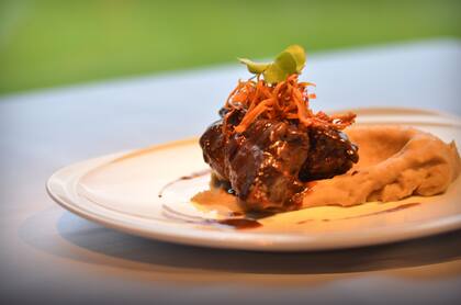 El menú propone cortes de carne de ternera, siempre en su punto justo