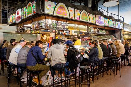 El Mercado de la Boquería, para probar algo mientras se recorren los puestos