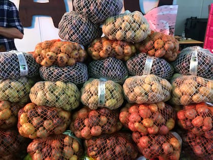 El Mercado estaba repleto de verduras copadas. Estas papas andinas me parecieron lo más