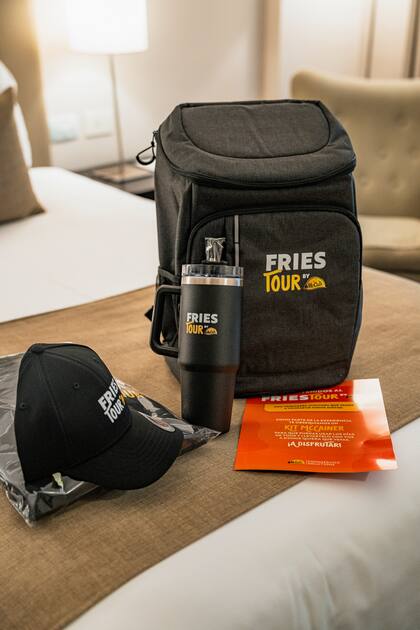 El merchandising de bienvenida al Fries Tour
