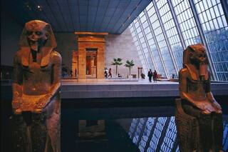 El Met de Nueva York designa un equipo de "rastreadores" para detectar obras de arte sospechosas en su colección