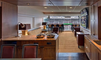 El MetLife Stadium ofrece suites íntimas y cómodas para hasta 20 invitados, cerca del campo y con vista privilegiada