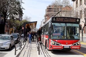 Comenzó a funcionar el metrobus que enfrentó a la Ciudad con los comerciantes de la zona