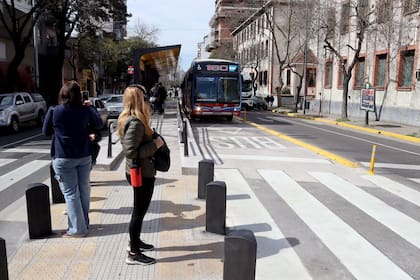 El metrobus de las avenidas Alberdi y Directorio pudo haber sido el último de los carriles exclusivos puestos en funcionamiento en la ciudad