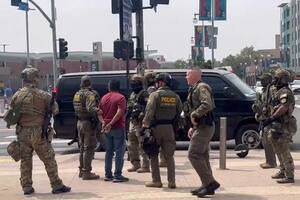 El mexicano fue detenido en un megaoperativo de la CBP frente a las inmediaciones donde Gavin Newsom brindaba una conferencia de prensa