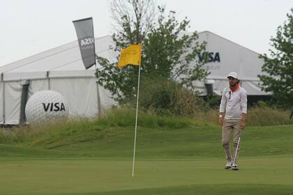 El mexicano Isidro Benítez finalizó como líder tras la segunda vuelta del Abierto en Pilará, con un total de -11