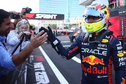 El mexicano Sergio "Checo" Pérez ganó el sprint con su Red Bull