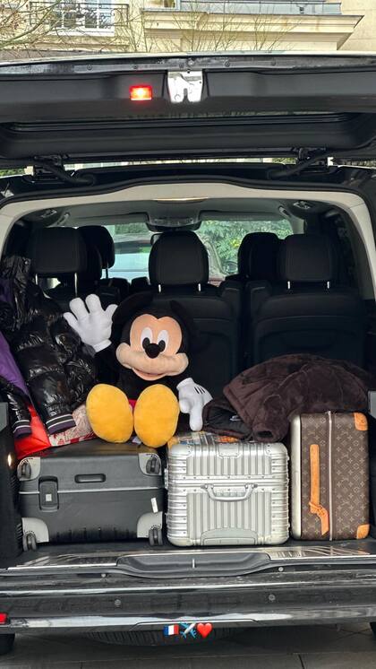 El Mickey que compró Wanda en el parque temático y el mensaje de despedida que dejó con emojis