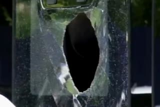 El micro de Estudiantes fue atacado a piedrazos en la previa del clásico ante Gimnasia