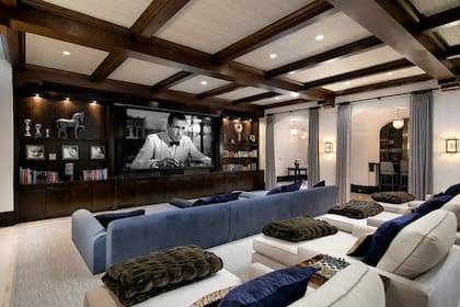 El microcine de la mansión en California