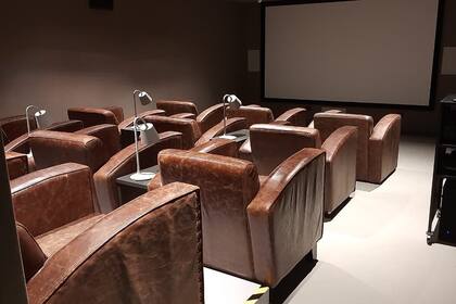 El microcine está disponible para los miembros del Club de Vinos