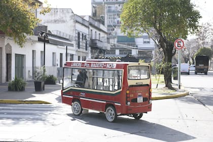 El mini colectivo puede circular por las calles de la ciudad con autonomía