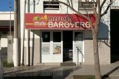 El minimercado familiar, atendido por la familia Barovero, en Porteña, Córdoba.