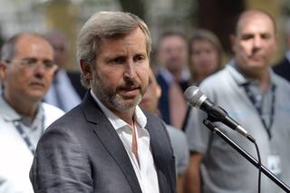 El Gobierno impulsa una reforma política y avala el financiamiento de empresas