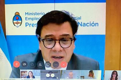 El ministro de Trabajo, Claudio Moroni, en una videoconferencia