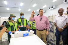 Por una emergencia sanitaria: una empresa argentina le entregó a Sudáfrica un millón de vacunas