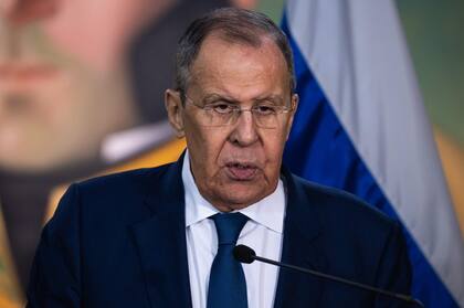 El ministro de Asuntos Exteriores ruso, Sergei Lavrov, habla durante una conferencia de prensa en el Ministerio de Asuntos Exteriores en Caracas el 20 de febrero de 2024.