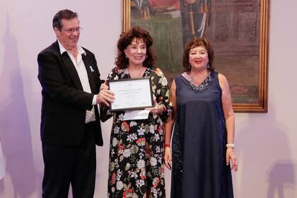 El ministro de Cultura, Tristán Bauer, la actriz Graciela Borges y Diana Saiegh, presidenta del FNA