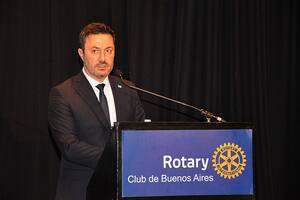 El ministro de Defensa, Luis Petri, al hablar en el almuerzo del Rotary Club de Buenos Aires