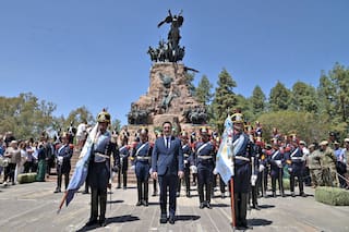 Cornejo le vació un acto a Petri y escala una interna que preocupa a los Milei