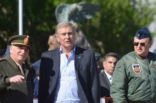 Ascienden a militares castigados por Garré por "portación de apellido"