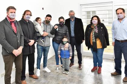 El Ministro de Desarrollo Territorial y Hábitat participó de un acto de entrega de viviendas en Merlo