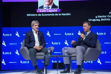 El ministro de Economía de la Nación entrevistado por Facundo Minujín, presidente de AmChair Argentina