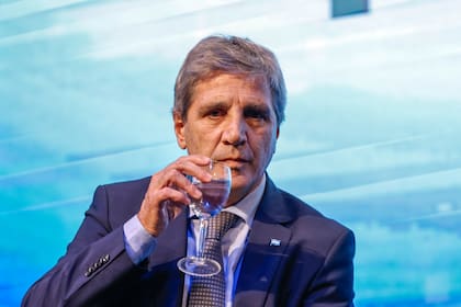 El ministro de Economía, Luis Caputo