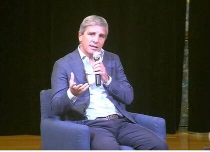 El ministro de Economía, Luis Caputp