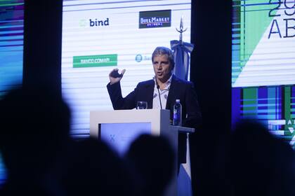 El ministro de Economía, Luis Caputo, durante su exposición en ExpoEFI