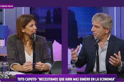 El ministro de Economía, Luis Caputo en la entrevista con Eleonora Cole