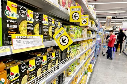 El ministro de Economía, Luis Caputo, había apuntado contra las promociones "2x1" de los supermercados 