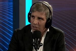 El ministro de Economía, Luis Caputo, mantuvo un mano a mano con José Del Rio