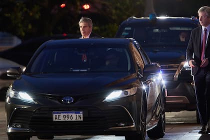 El ministro de Economía, Luis Caputo, y Santiago Bausili, presidente del Banco Central. Tomaron una decisión importante: bajaron las tasas para priorizar la actividad antes que la desinflación.