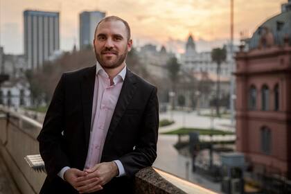 Guzmán tomó las riendas completas de la Economía y quedó como único interlocutor frente al FMI, los empresarios y el Congreso