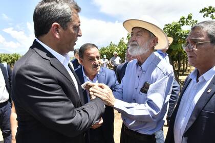 El ministro de Economía, Sergio Massa, anunció ayer en La Rioja una ayuda para productores vitivinícolas