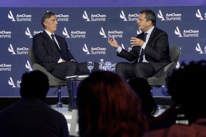 El ministro de Economía, Sergio Massa, dialogó con el presidente de Amcham, Facundo Gómez Minujín