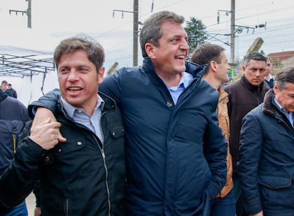 El ministro de Economía y candidato a presidente Sergio Massa junto al gobernador de Buenos Aires, Axel Kicillof