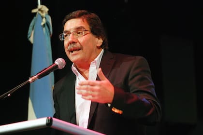 El ministro de Educación, Alberto Sileoni, participó del acto de inauguración de la Feria del Libro y se cruzó con el ministro porteño de Cultura, Hernán Lombardi