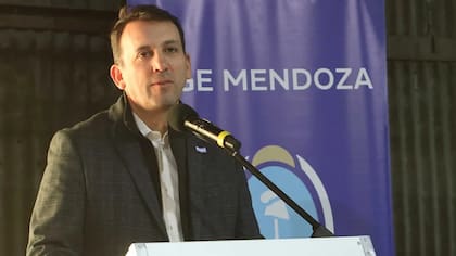 El Ministro de Educación y titular de la DGE, Tadeo García Zalazar.