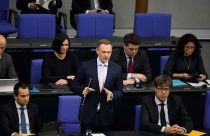 El ministro de Finanzas, Christian Lindner, contesta preguntas en el Bundestag