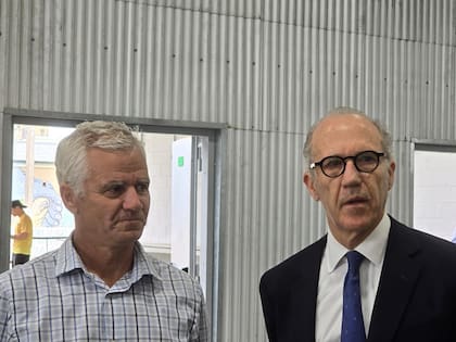 El ministro de la Corte Carlos Rosenkrantz con Eduardo "Coco" Oderigo, cofundador de la Fundación Espartanos