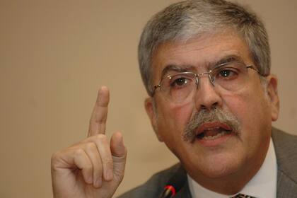 El ministro de Planificación Federal, Julio De Vido, manifestó que este es el nivel más bajo de cortes de energía de las últimas tres o cuatro olas de calor